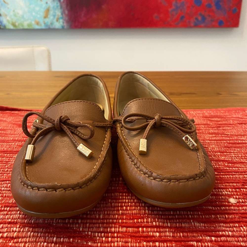 Michael Kors
Women's Sutton Moccasin Flat Loafers - Picture 2 of 11